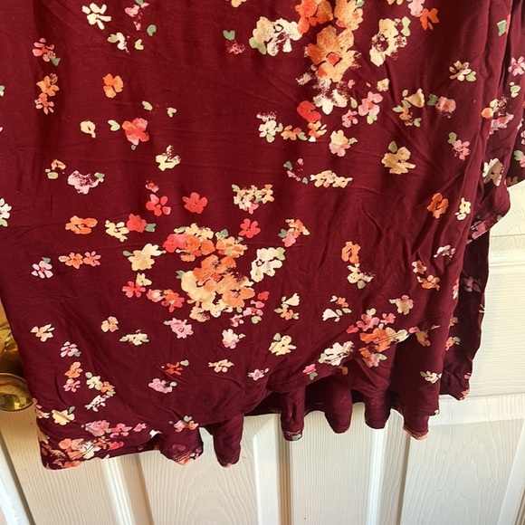 A•glow Floral maternity dress sz small faux wrap - Picture 4 of 4